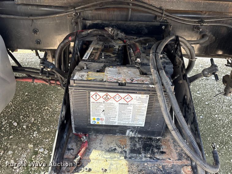image for item YA3412 2019 International 4300 box truck