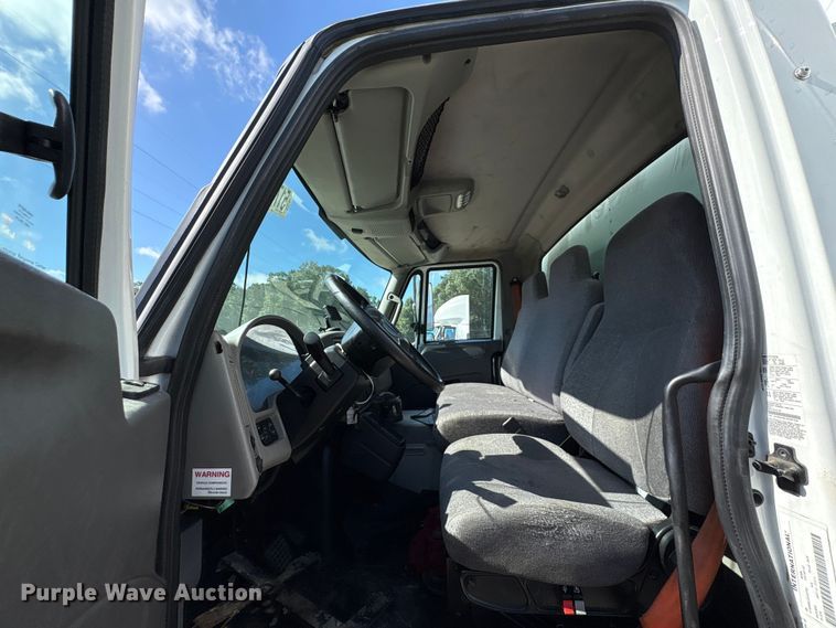 image for item YA3412 2019 International 4300 box truck