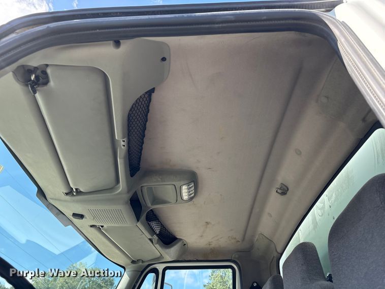 image for item YA3412 2019 International 4300 box truck