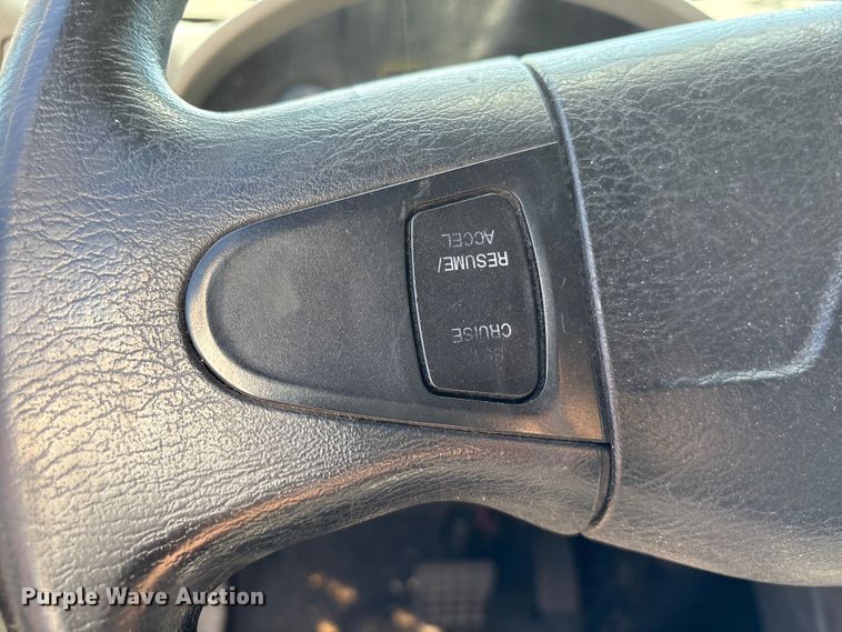 image for item YA3412 2019 International 4300 box truck