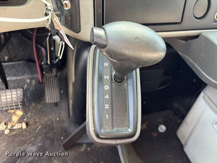 image for item YA3412 2019 International 4300 box truck