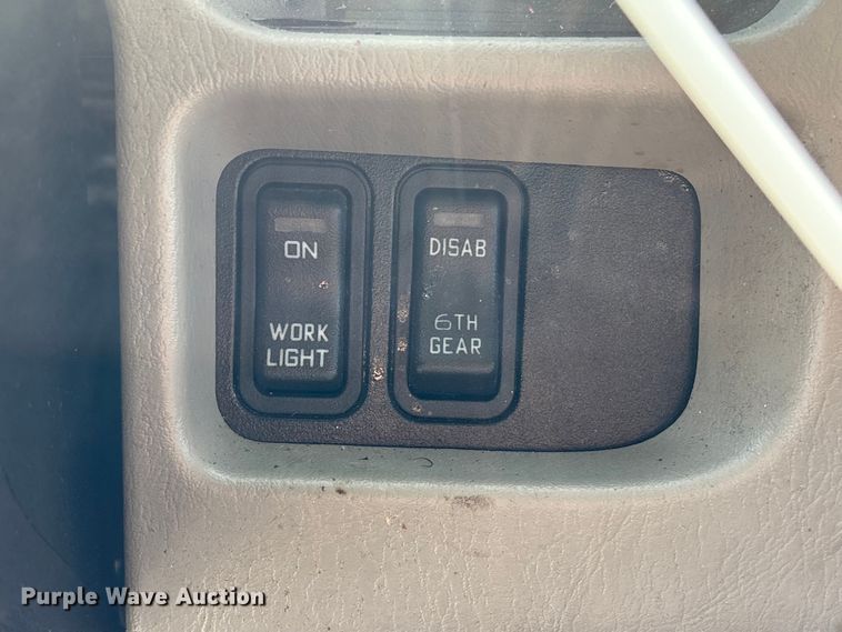 image for item YA3412 2019 International 4300 box truck