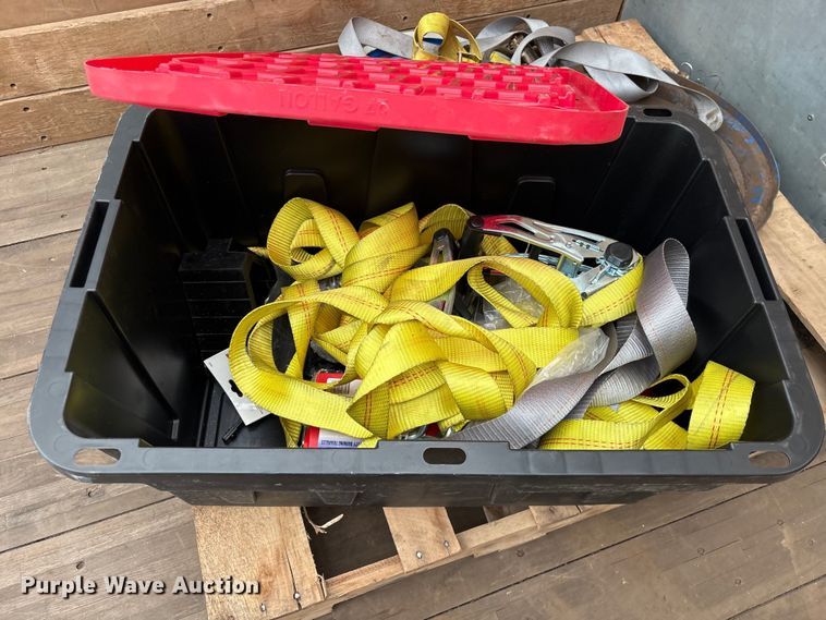 image for item YA3412 2019 International 4300 box truck
