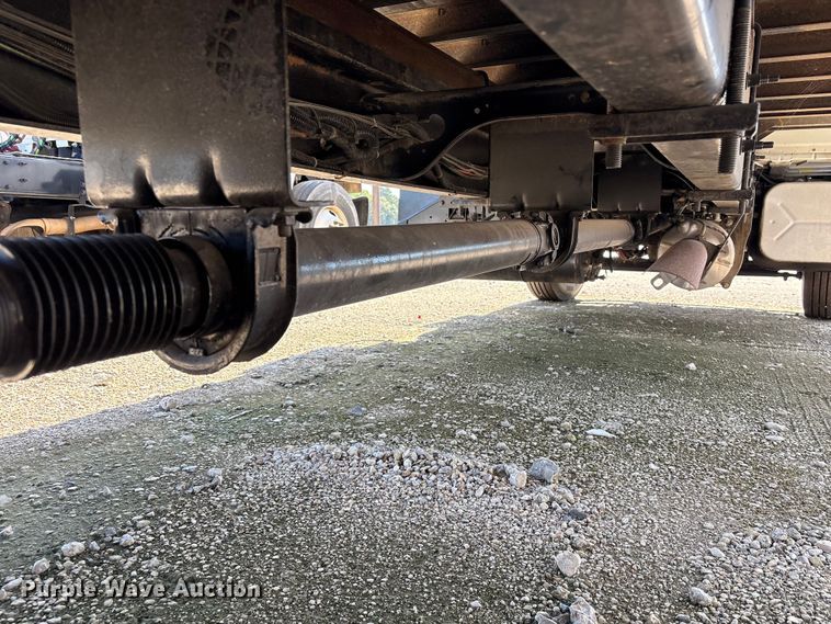 image for item YA3412 2019 International 4300 box truck