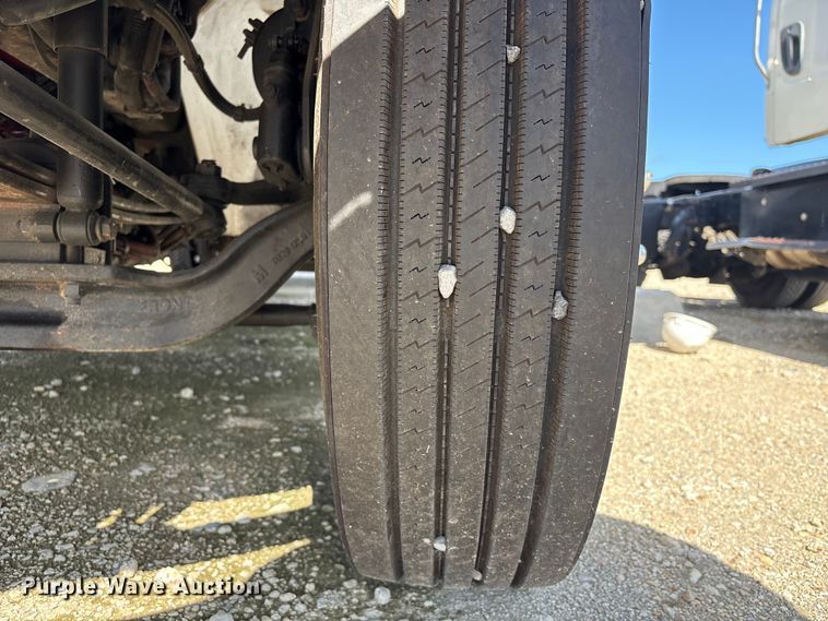 image for item YA3412 2019 International 4300 box truck