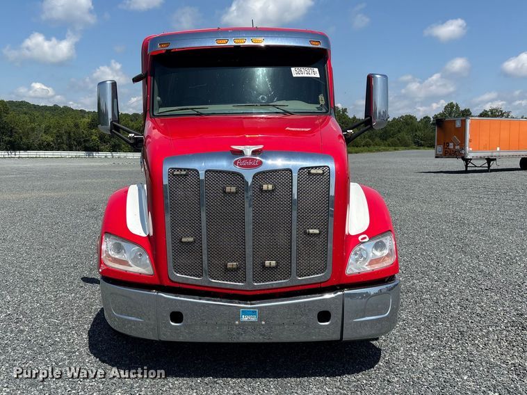 image for item YA3454 2019 Peterbilt 579 semi truck