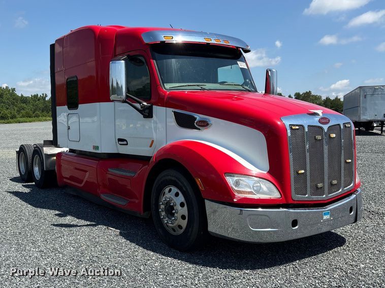 image for item YA3454 2019 Peterbilt 579 semi truck