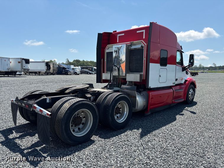 image for item YA3454 2019 Peterbilt 579 semi truck