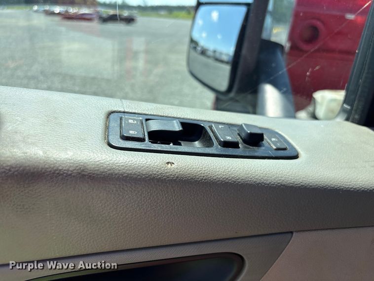 image for item YA3454 2019 Peterbilt 579 semi truck