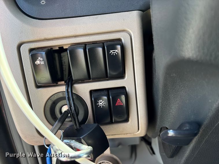 image for item YA3454 2019 Peterbilt 579 semi truck