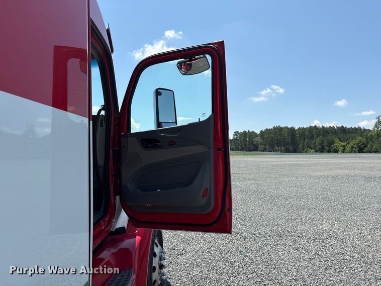 image for item YA3454 2019 Peterbilt 579 semi truck
