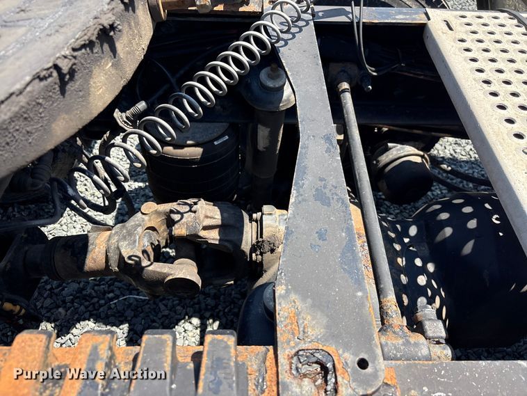 image for item YA3454 2019 Peterbilt 579 semi truck
