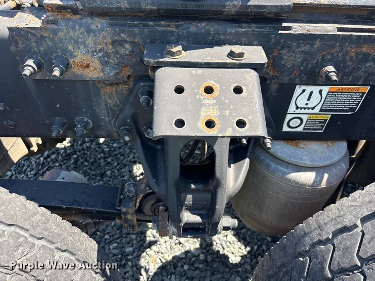 image for item YA3454 2019 Peterbilt 579 semi truck