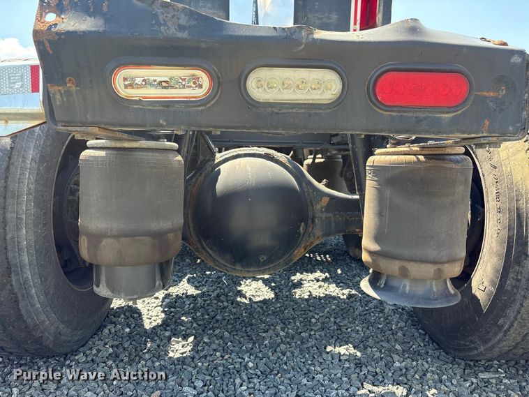 image for item YA3454 2019 Peterbilt 579 semi truck