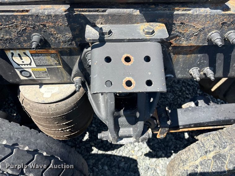 image for item YA3454 2019 Peterbilt 579 semi truck