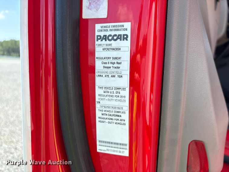 image for item YA3454 2019 Peterbilt 579 semi truck