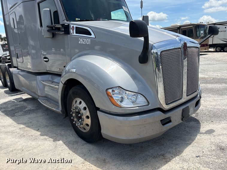image for item YA3500 2020 Kenworth T680 semi truck