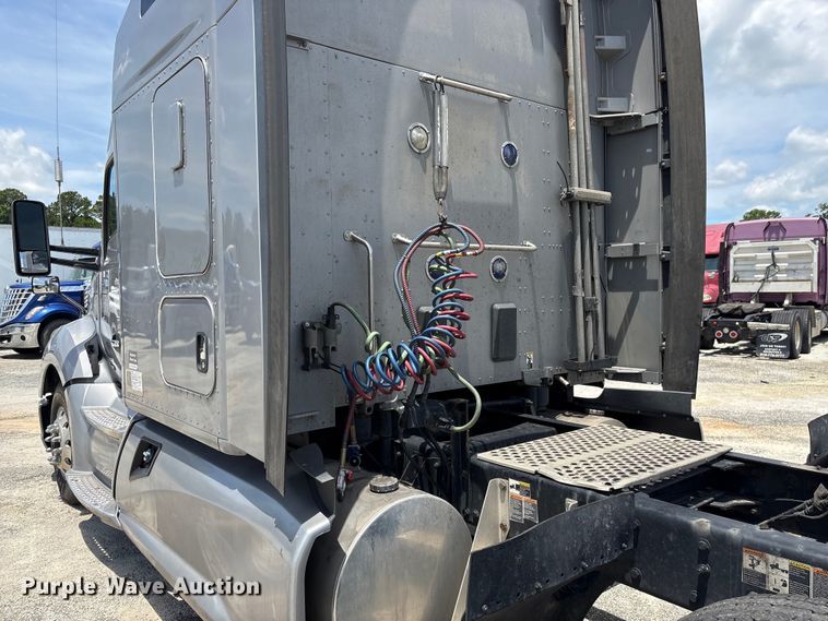 image for item YA3500 2020 Kenworth T680 semi truck