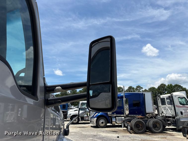 image for item YA3500 2020 Kenworth T680 semi truck