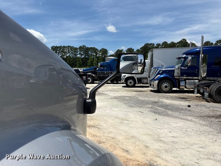 image for item YA3500 2020 Kenworth T680 semi truck