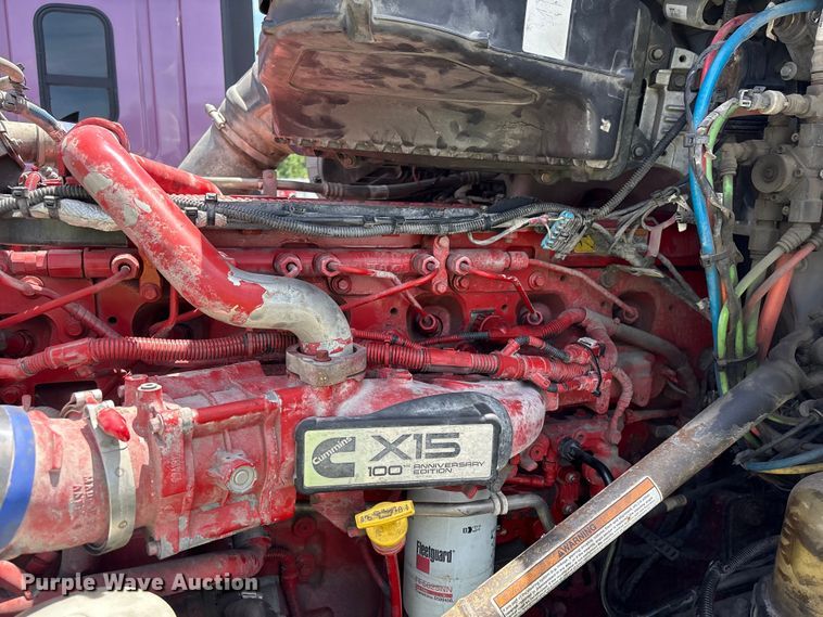 image for item YA3500 2020 Kenworth T680 semi truck