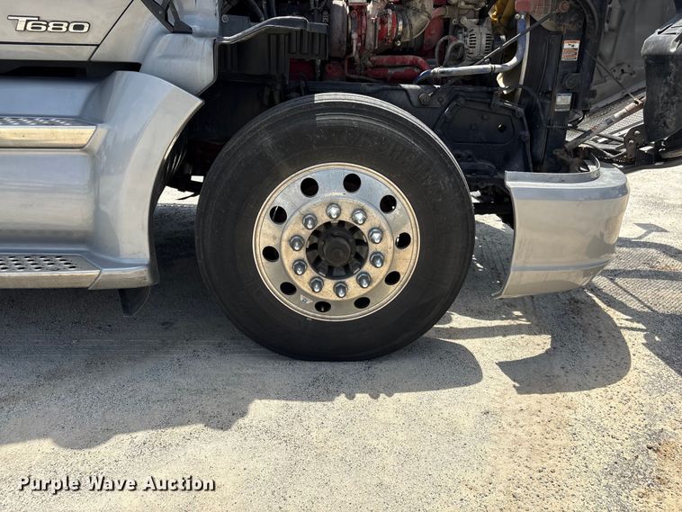 image for item YA3500 2020 Kenworth T680 semi truck