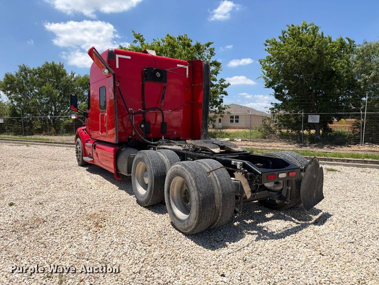 image for item YA3555 2019 Peterbilt 579 semi truck