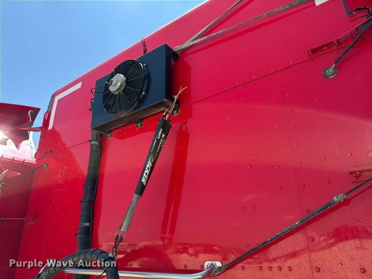image for item YA3555 2019 Peterbilt 579 semi truck