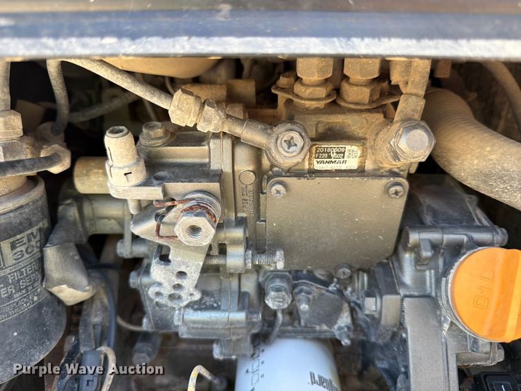 image for item YA3555 2019 Peterbilt 579 semi truck