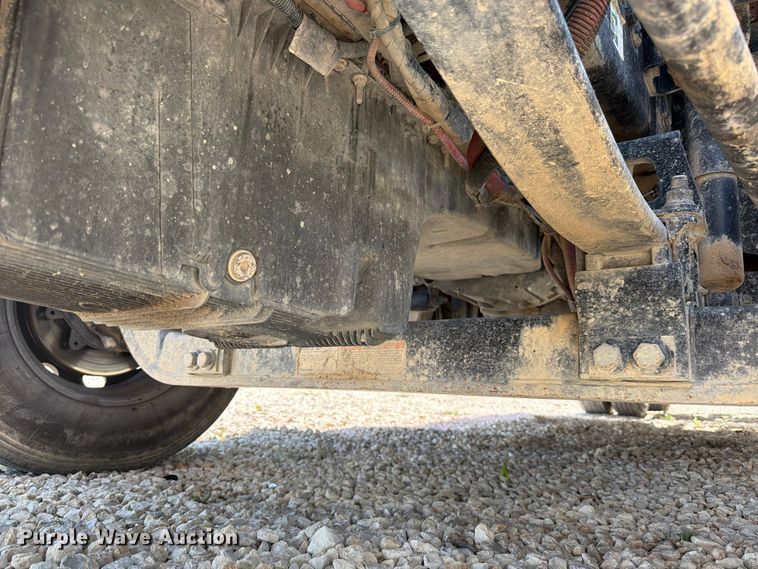 image for item YA3555 2019 Peterbilt 579 semi truck