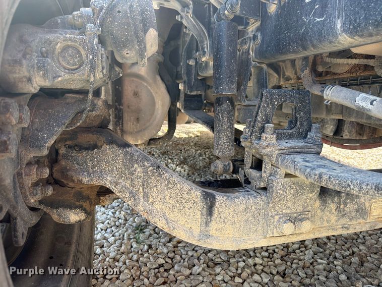 image for item YA3555 2019 Peterbilt 579 semi truck