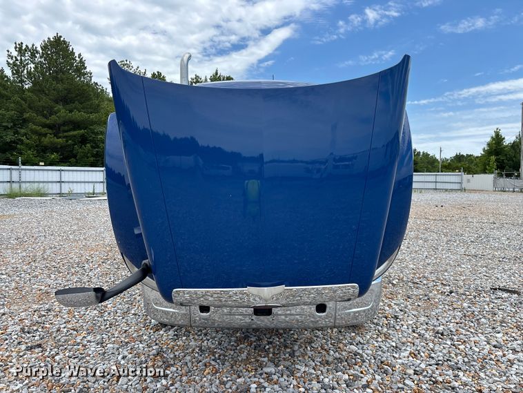 image for item YA3654 2017 Peterbilt Paccar semi truck