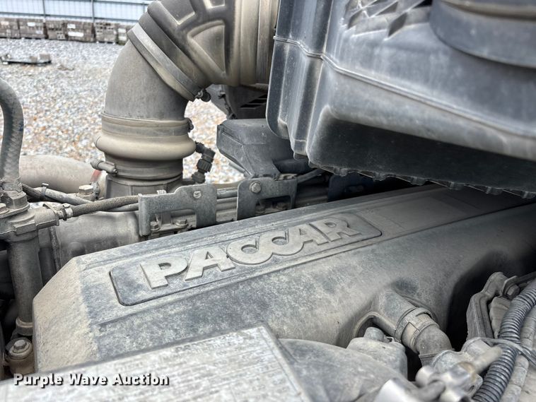 image for item YA3654 2017 Peterbilt Paccar semi truck