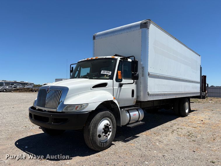 2018 International 4300 box truck