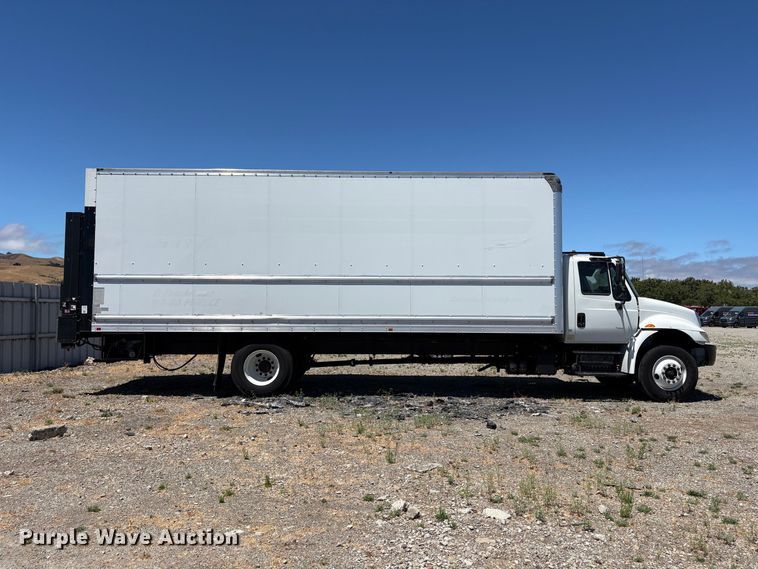 image for item YA3663 2018 International 4300 box truck