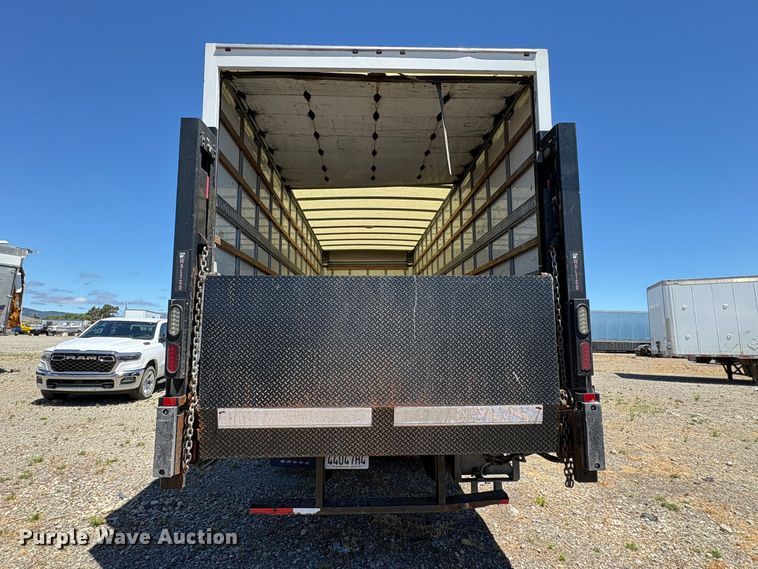 image for item YA3663 2018 International 4300 box truck