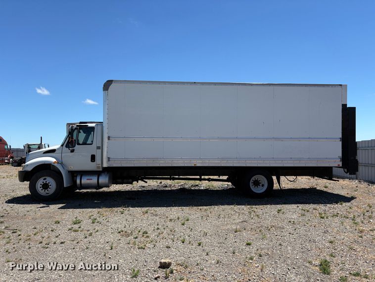 image for item YA3663 2018 International 4300 box truck
