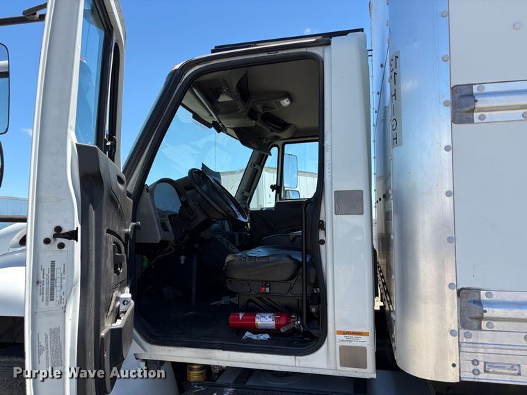 image for item YA3663 2018 International 4300 box truck