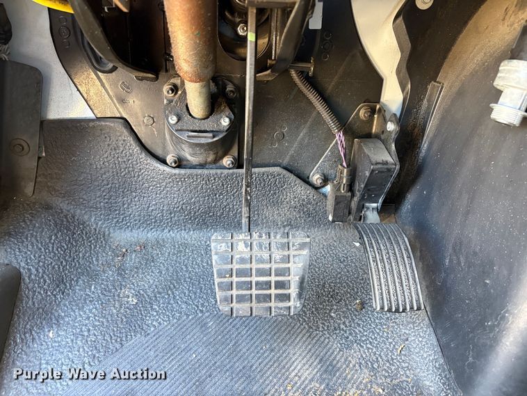 image for item YA3663 2018 International 4300 box truck