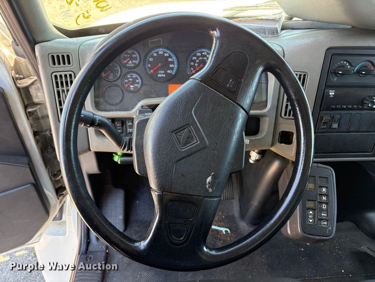 image for item YA3663 2018 International 4300 box truck