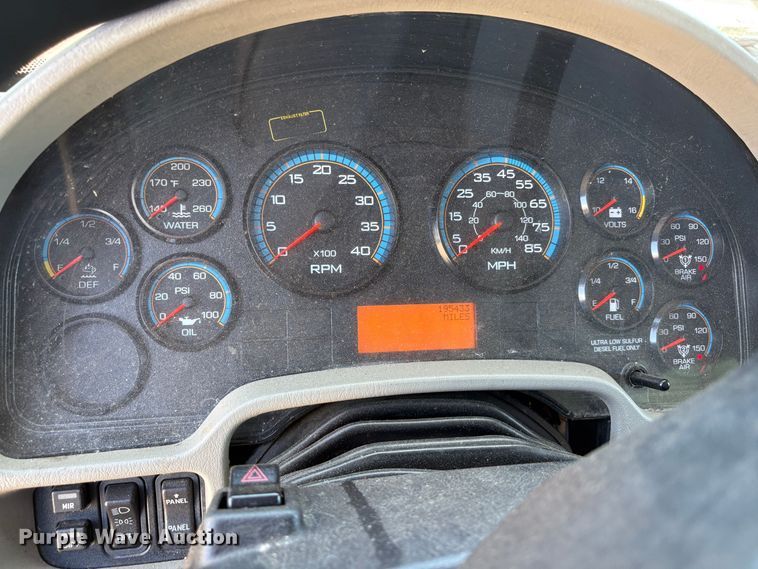image for item YA3663 2018 International 4300 box truck