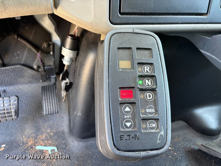 image for item YA3663 2018 International 4300 box truck