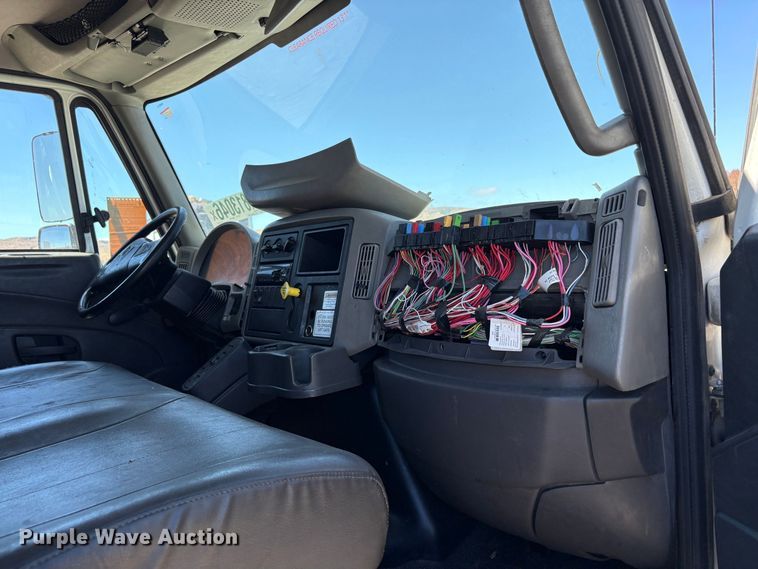 image for item YA3663 2018 International 4300 box truck