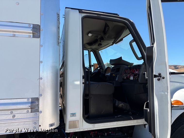 image for item YA3663 2018 International 4300 box truck