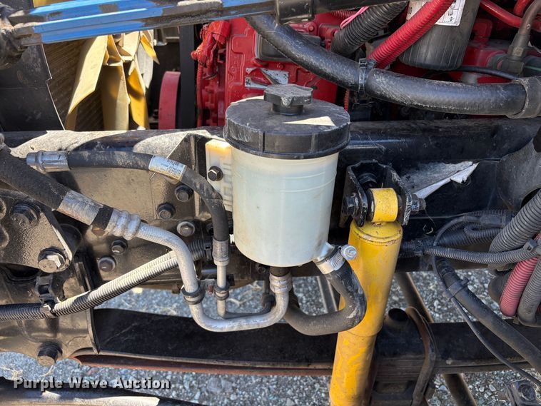 image for item YA3663 2018 International 4300 box truck
