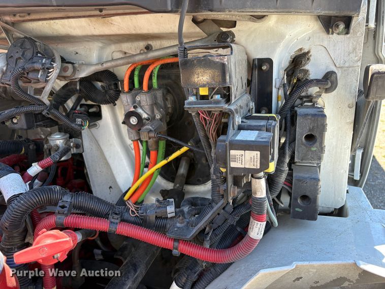 image for item YA3663 2018 International 4300 box truck