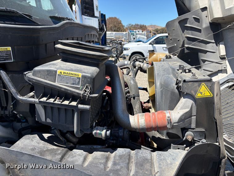 image for item YA3663 2018 International 4300 box truck