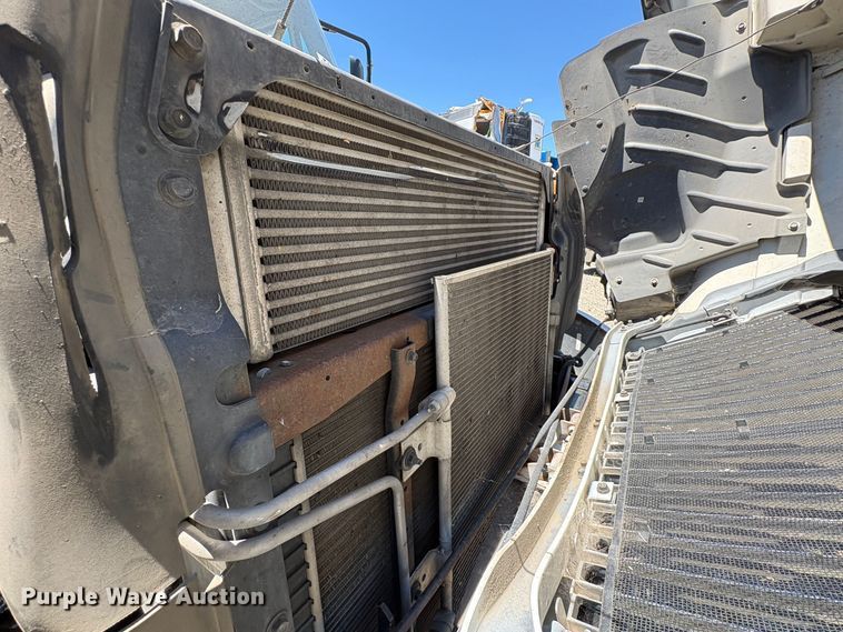 image for item YA3663 2018 International 4300 box truck
