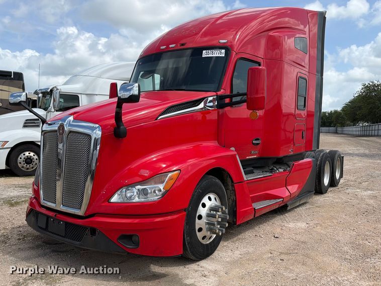 2023 Kenworth T680 semi truck