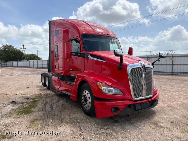 image for item YA3745 2023 Kenworth T680 semi truck